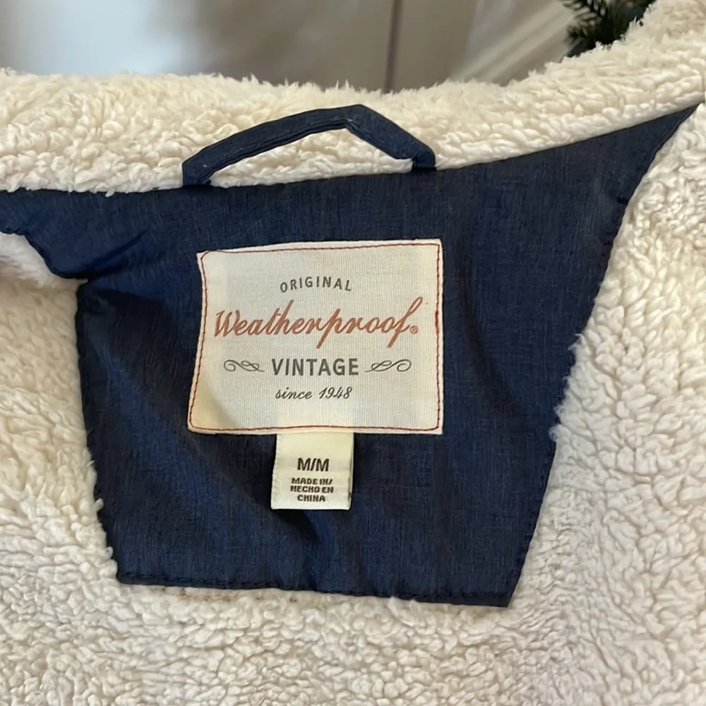 Weatherproof Vest - Picture 3 of 4